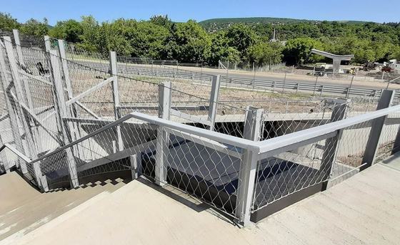 Мягкая сетка из нержавеющей стали с углом ячейки 60° и гальваническим покрытием, полированная для защиты зданий