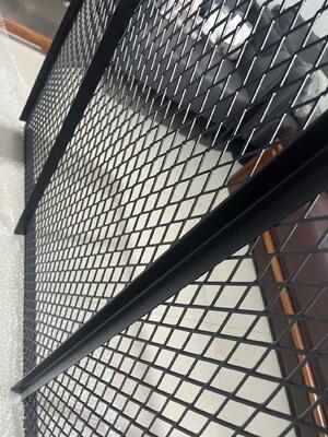 Heavy-Duty Metal Expanded Metal Mesh Black Color Window Well Cover For High Loads