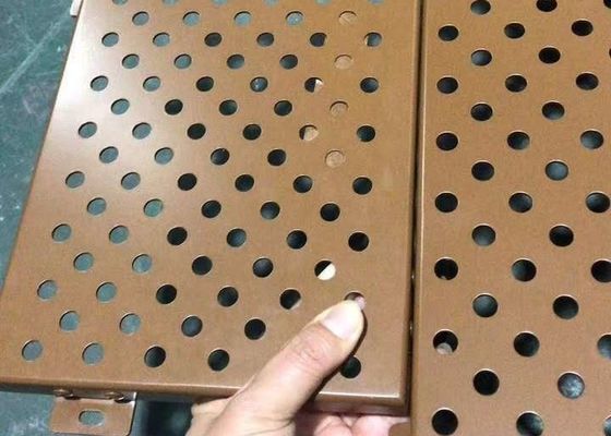 Электрические оцинкованные перфорированные потолочные плитки 2х2 ПВДФ покрытие