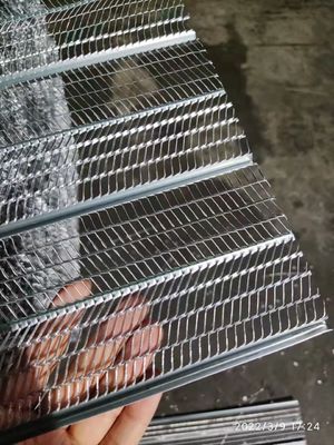 Оцинкованная стена Штуковая проволока Лат 100 м Роб расстояние высокий ребер