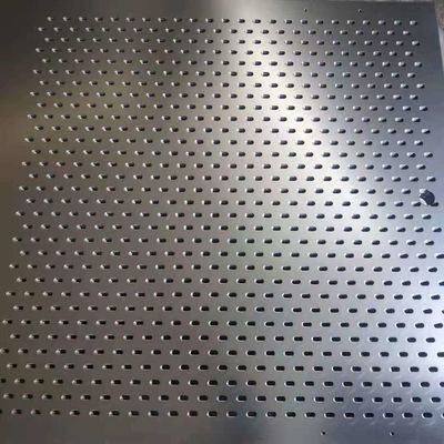 Декоративный металл обшивает панелями 1m x 2m пефорированный лист сетки для на открытом воздухе или крытой мебели