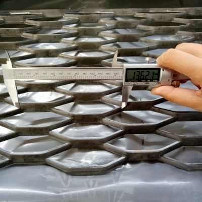 Гальванизированное 3.0lbs расширило настилы скрежетать платформы скида сетки металла анти-